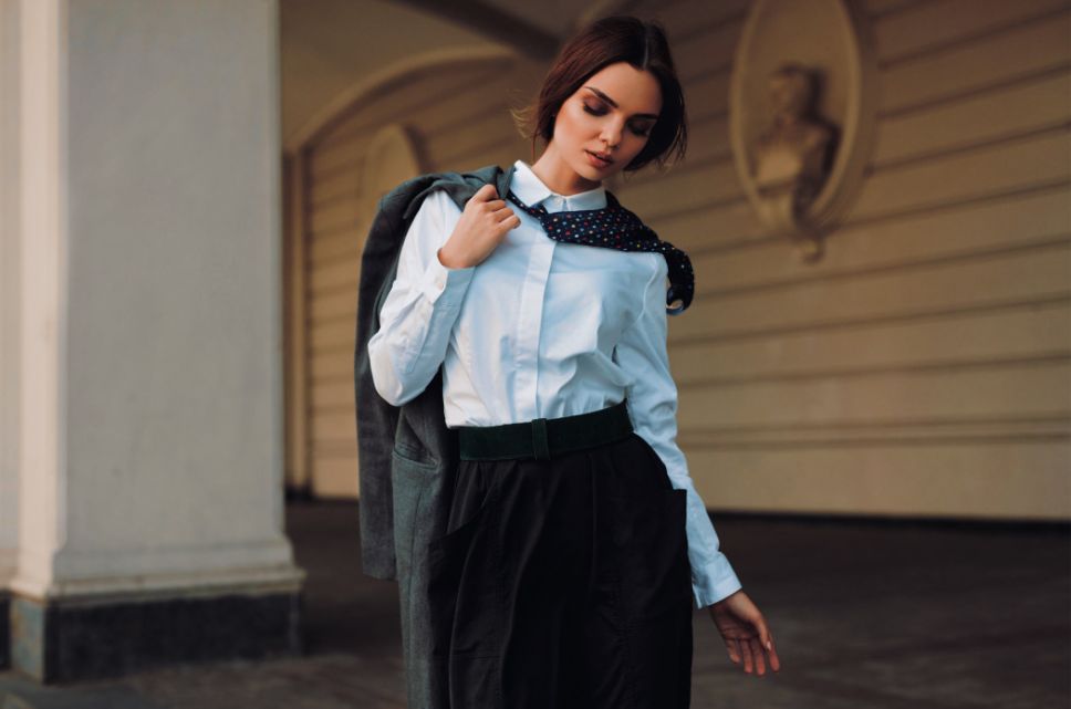 a professional woman wearing blue shirt - palettexpress graded sample