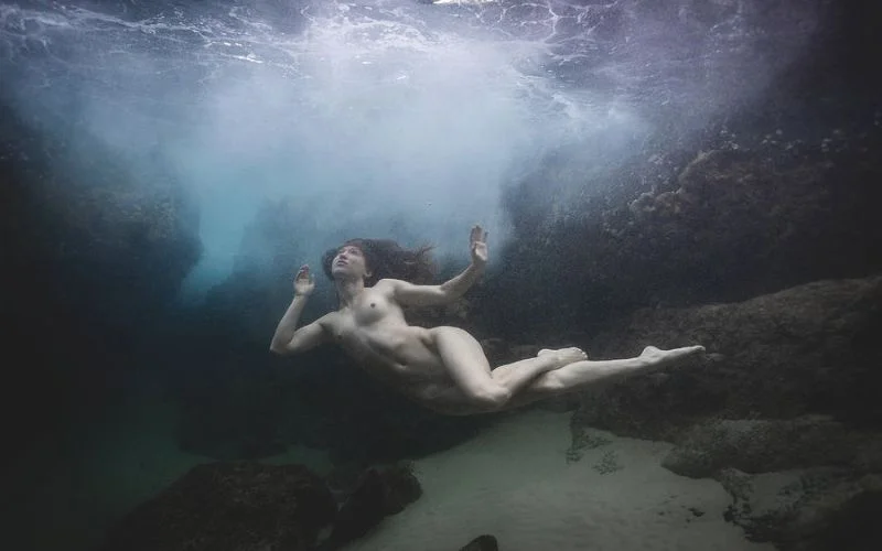 underwater nude photography-6