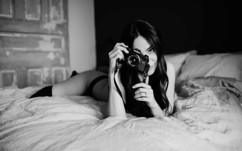 banner image for best camera for boudoir photography