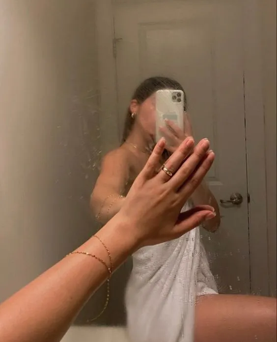 Mirror shower selfie