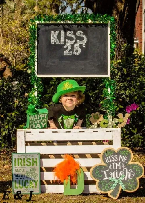 st patrick's day photography kissing booth
