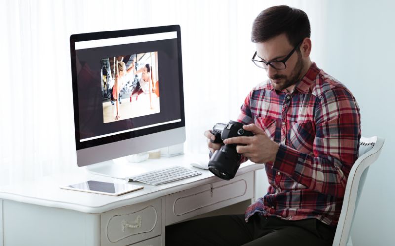 Retouching photograph