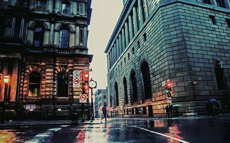 streets-in-a-rainy-day-in-the-old-port-of-montreal