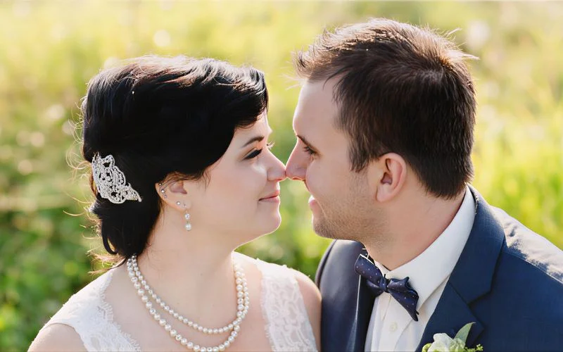 couple pose, wedding posing guide, posing guide for couples, wedding photography posing guide