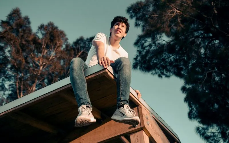 male model poses and tips featured image