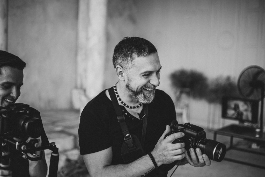 portrait of photographer Dan Hecho