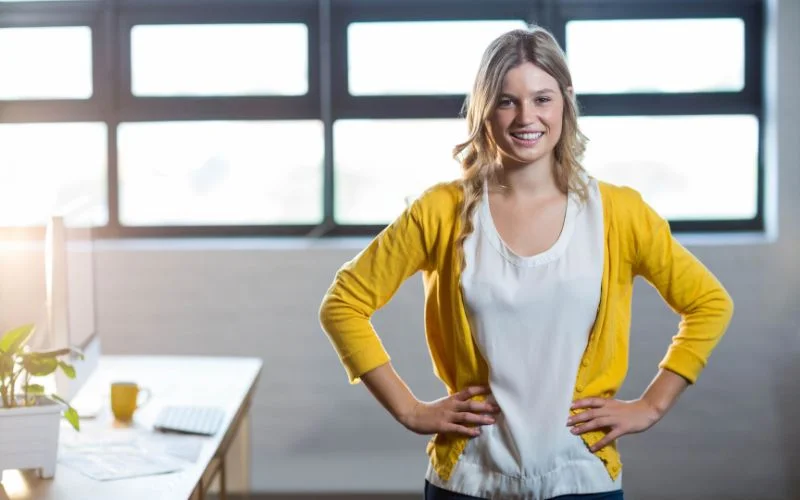 hands on hips female poses