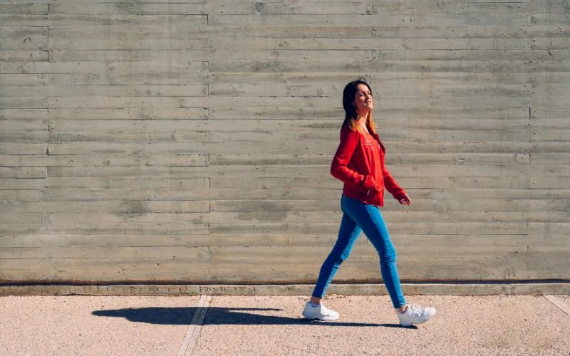 mobile feet female poses