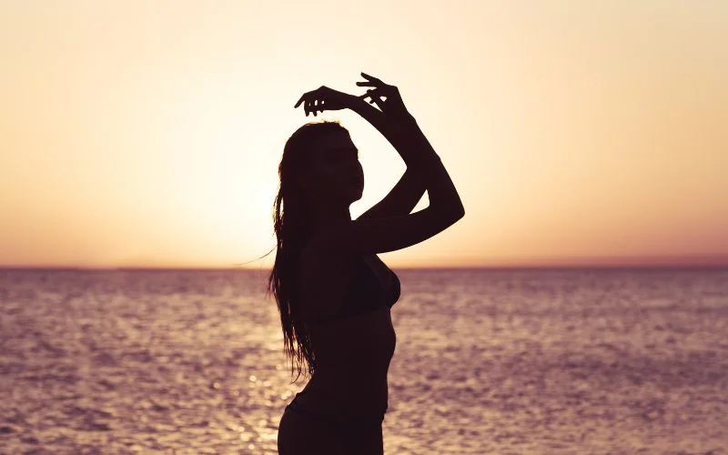 sexy beachy silhouette portrait