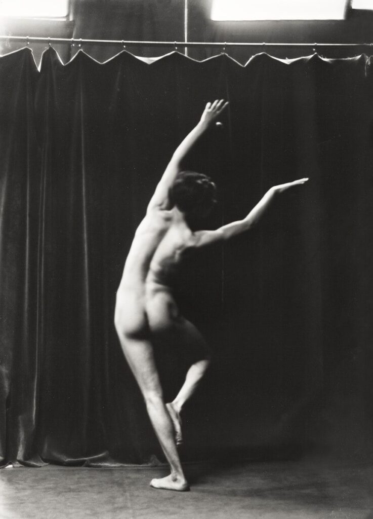 Vintage Nude Photos, vintage nude photographers, classic female nude photography, vintage nude art photography