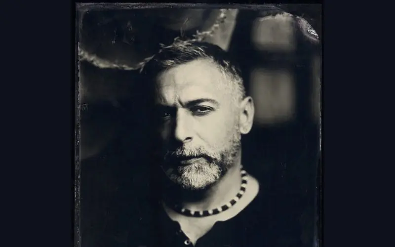 Dan Hecht:- artistic figure photographer