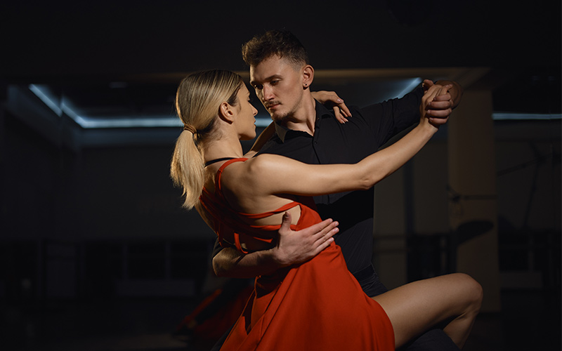 couple dancing