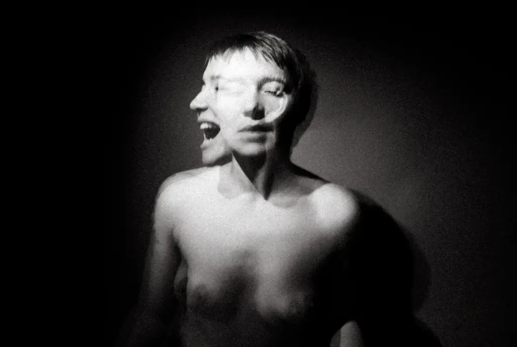 creative nude photos by capturing emotions