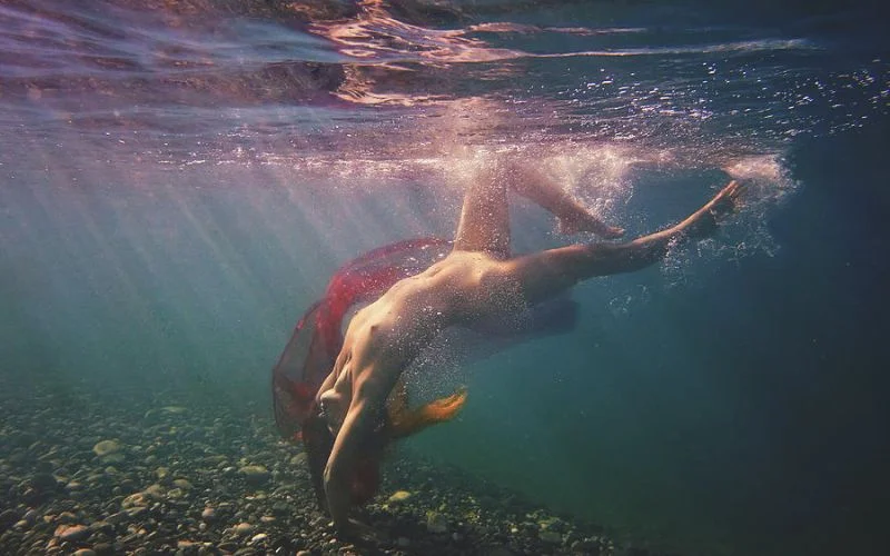 featured image for underwater nude photography