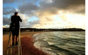 Spencer tunick beach photoshoot