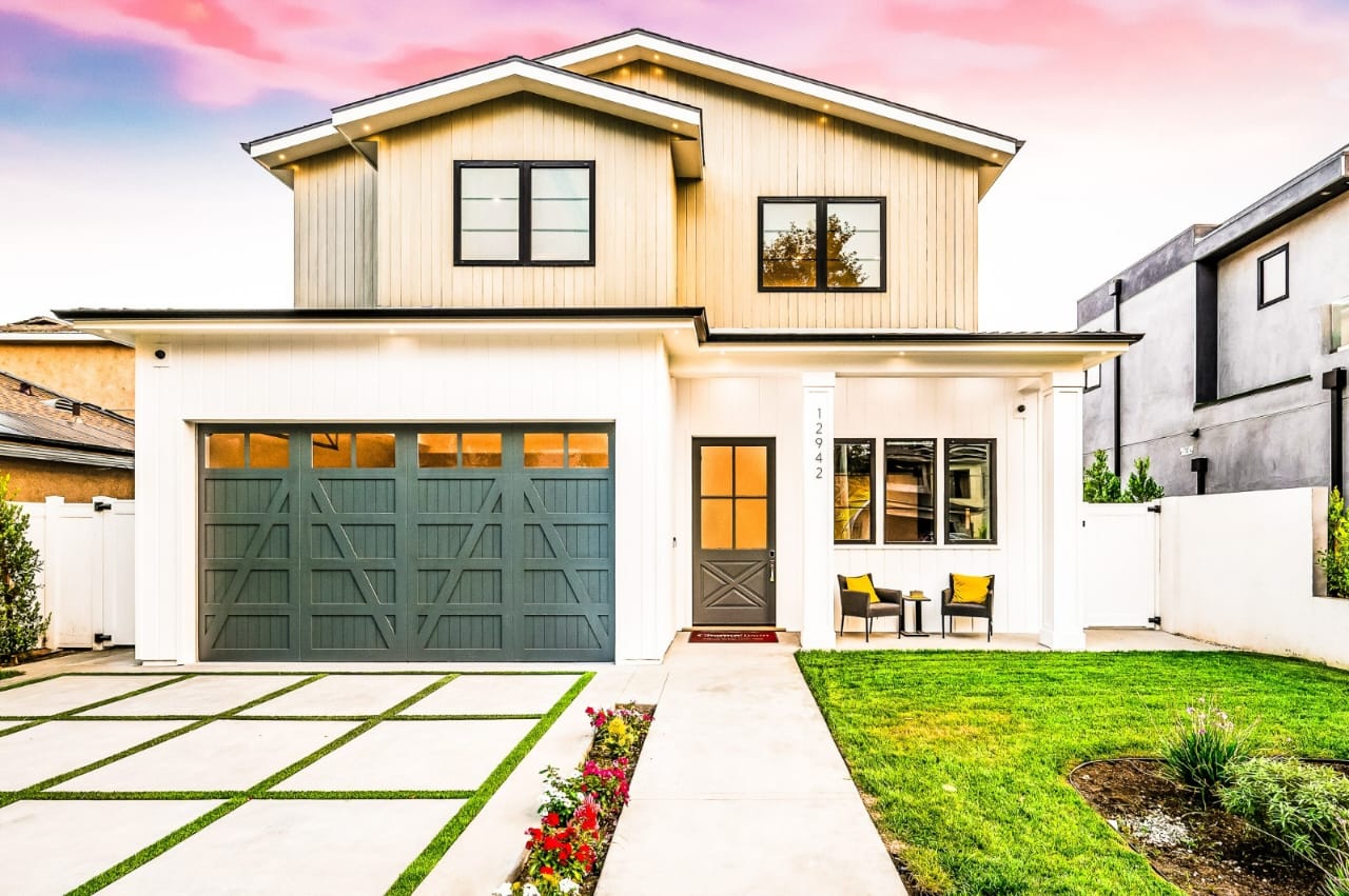 home lighting presets Lightroom free, real estate enhancement Lightroom presets, Lightroom free presets modern homes