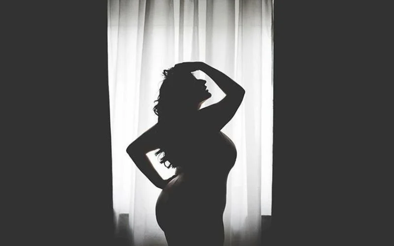 curvy figure art, body positivity photoshoot