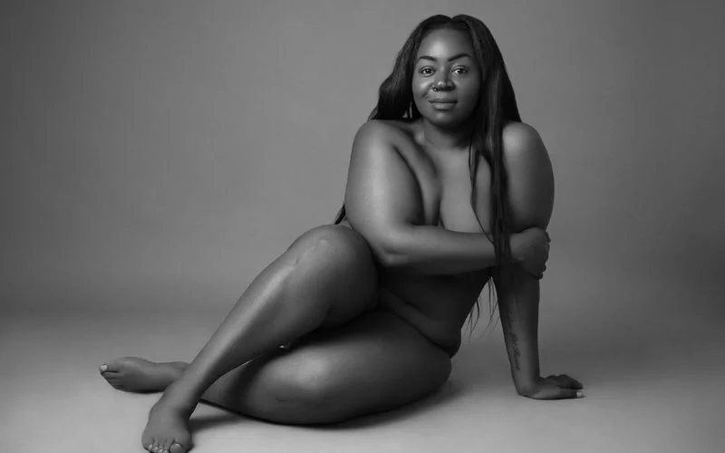 body positive nude poses, plus size model poses, plus size lingerie poses
