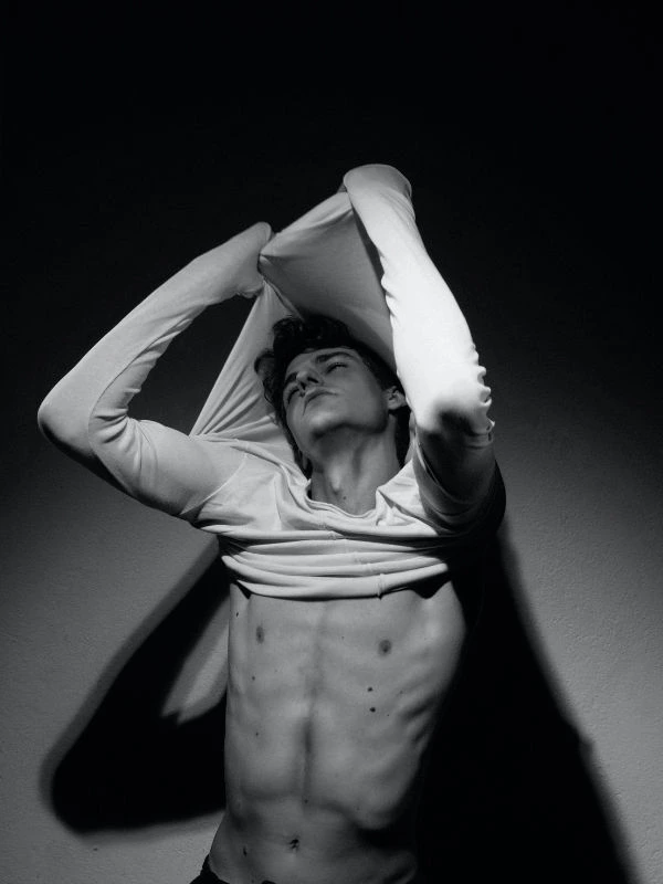 male boudoir poses