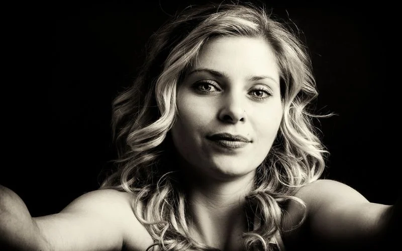 try monochrome effects in your selfie nude pose, nude selfie, nude selfies women, selfies in the nude