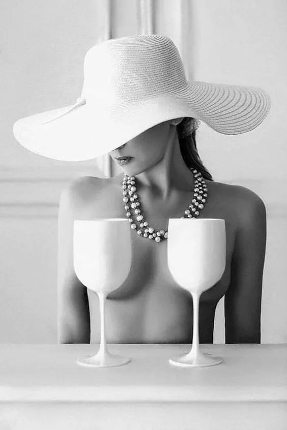 Use props for the nude portrait photography