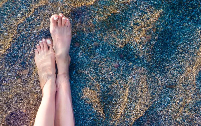 sexy naked feet, how to click feet pics, feet pic tips, feet pic ideas, sexy feet pic ideas, ideas for feet pics, feet photo ideas