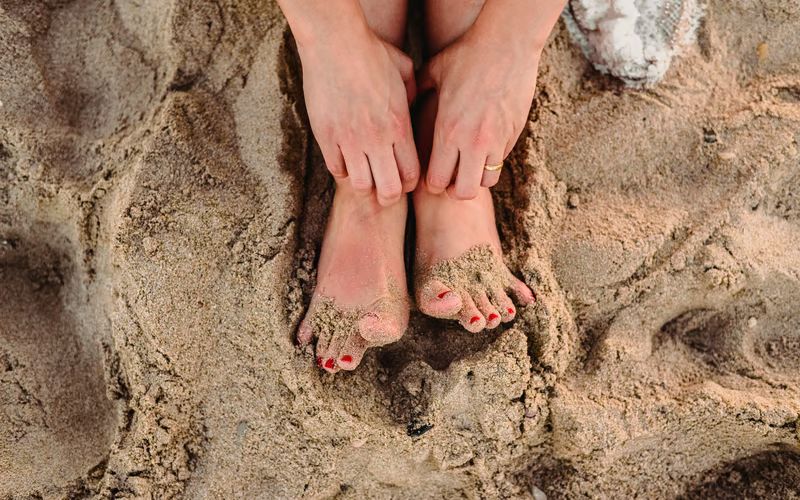 how to click feet pics, feet pic tips, feet pic ideas, sexy feet pic ideas, ideas for feet pics, feet photo ideas