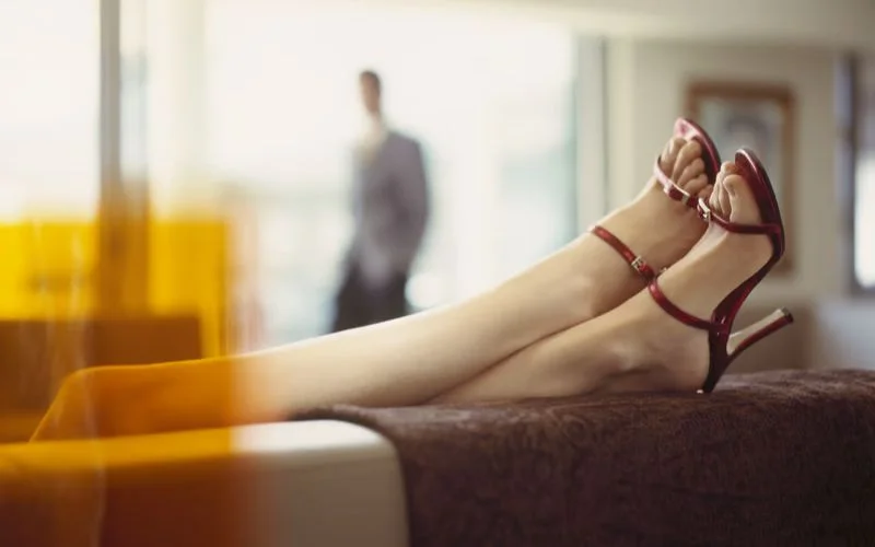 how to click feet pics, feet pic tips, feet pic ideas, sexy feet pic ideas, ideas for feet pics, feet photo ideas