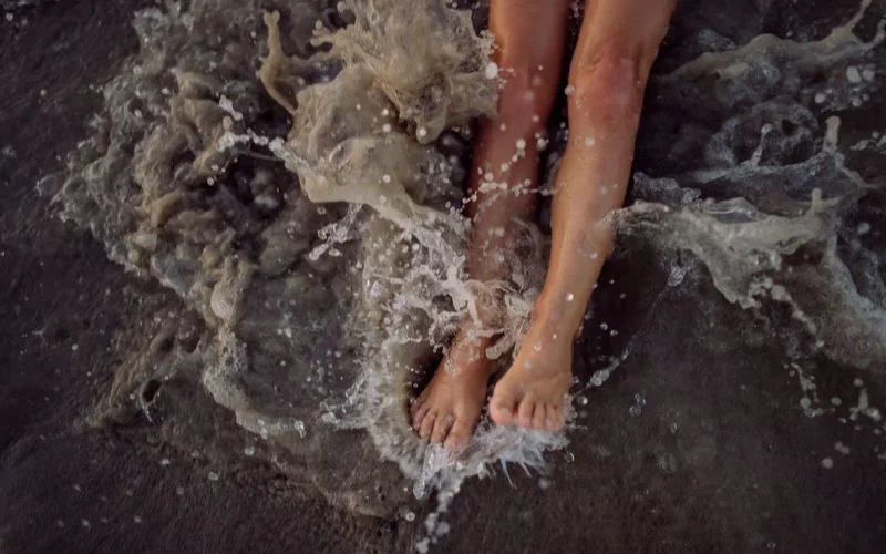 sexy naked feet, how to click feet pics, feet pic tips, feet pic ideas, sexy feet pic ideas, ideas for feet pics, feet photo ideas