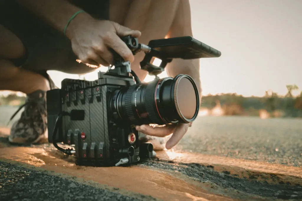 Setting camera angles for road trip photos