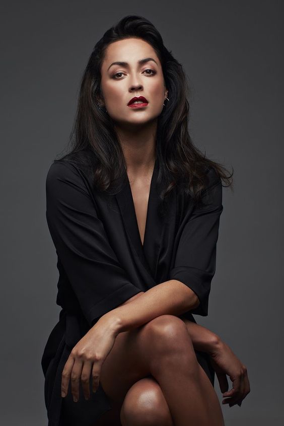 Headshot pose