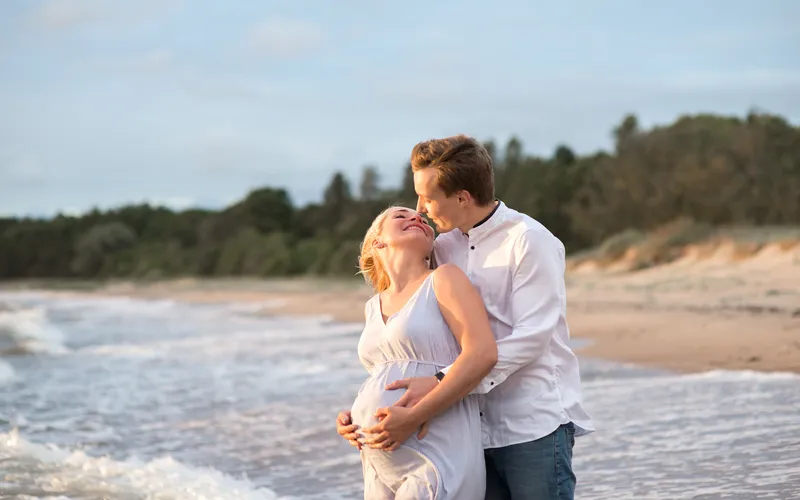 couple pregnancy photoshoot