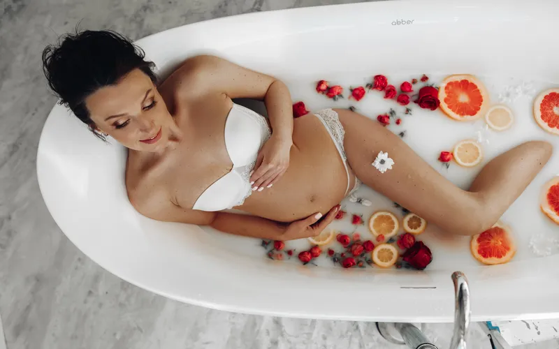 Pregnancy Bath Photoshoot Poses