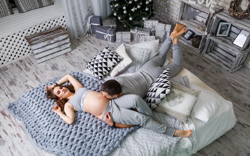 diy maternity photoshoot at home