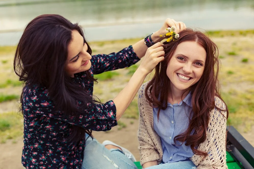 best friend poses for 2 female, best friend photoshoot poses, best friend photo pose, girl best friend photoshoot ideas, best friend poses for 2, friends photo ideas, best friend poses, friend poses, bestie photo pose, friend photo pose, poses with best friend