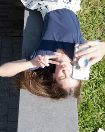 lay down for dynamic photos