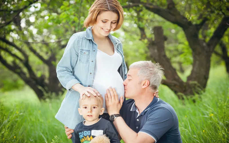 family pregnancy photoshoot