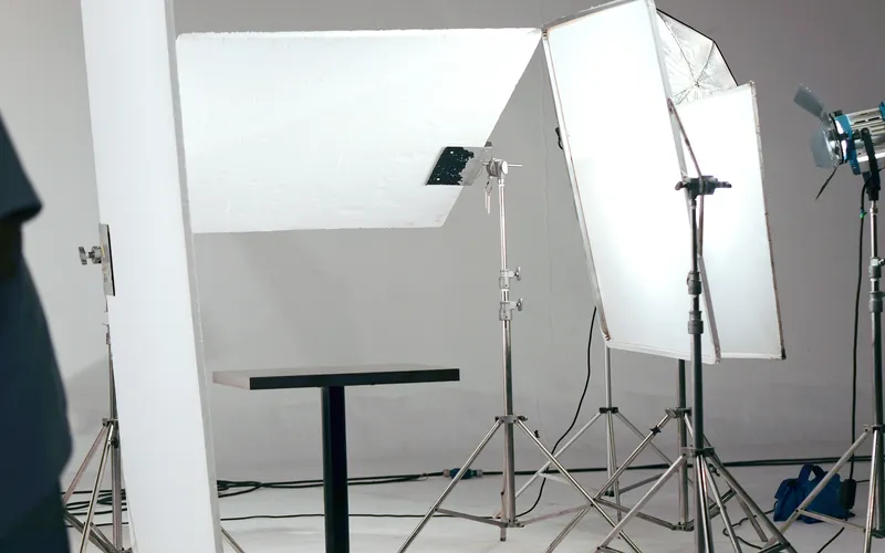 lighting and reflection equipment in studio