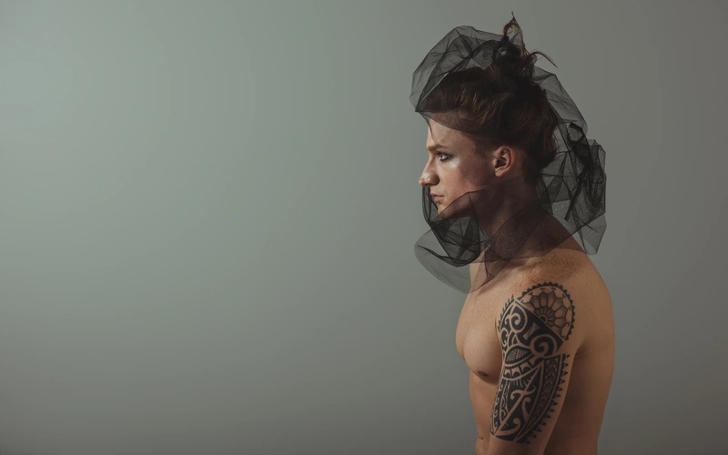 Male boudoir ideas using a veil