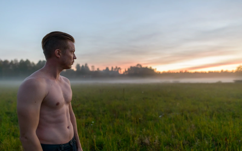 Male boudoir photoshoot in nature
