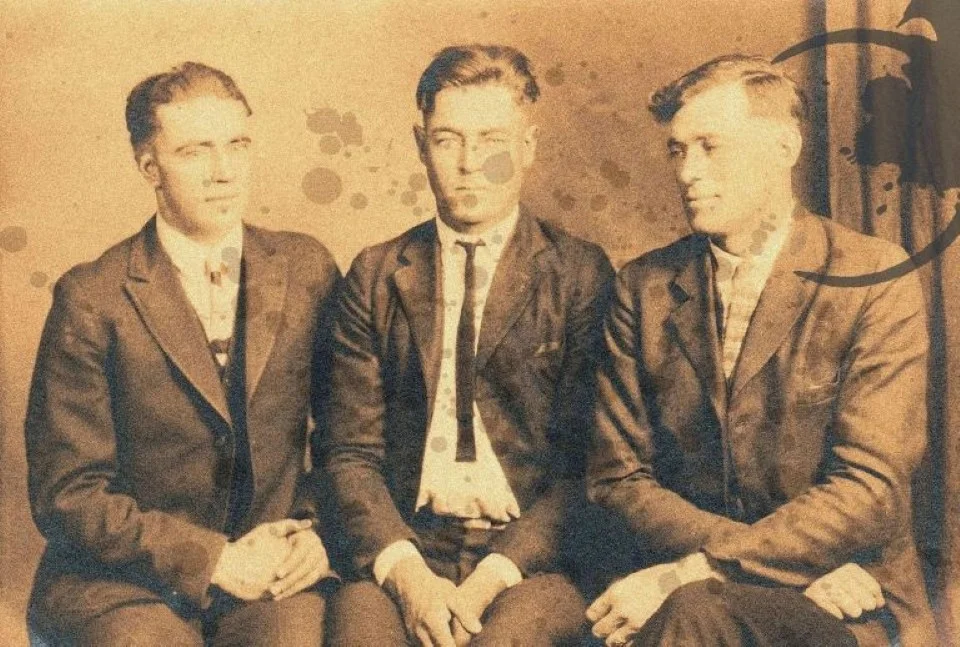 spots removal from images, colorize black and white photos, clean up old pictures
