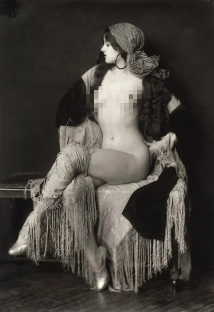 Vintage Nude Photos, vintage nude photographers, classic female nude photography, vintage nude art photography