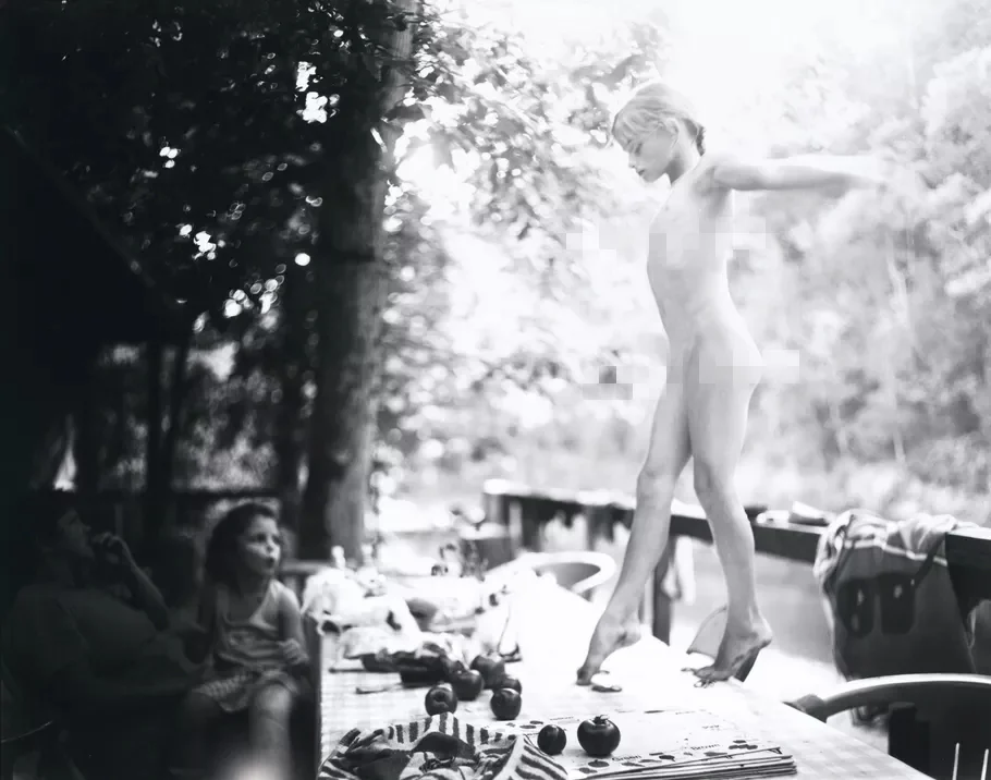 Controversial photograph