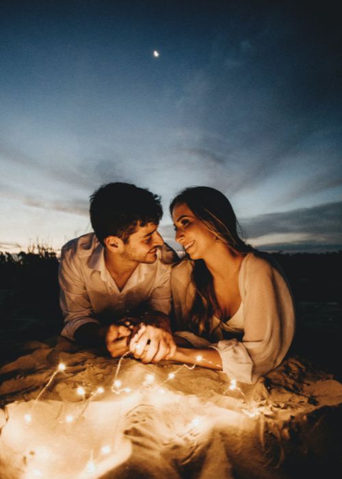 couples photo ideas for Valentine’s Day, photo shoot for couples, Valentine’s Day photo concepts