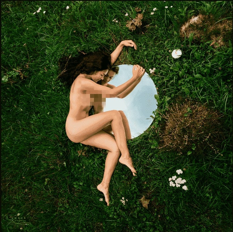 mirror nude image