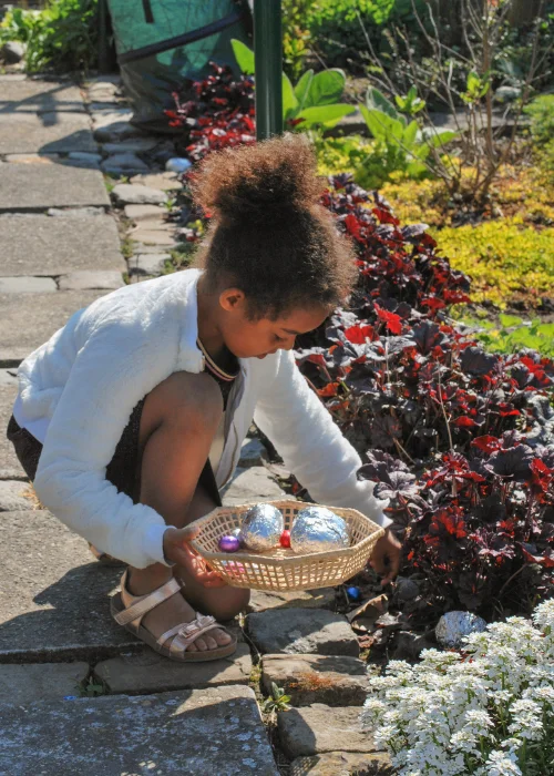 photo of easter egg hunt,  Easter egg hunt photography, Easter picnic photoshoot, Easter garden photography