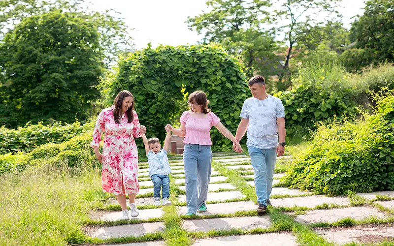 matching outfit family photoshoot