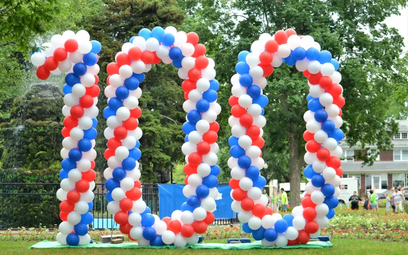 Add balloons to your photo shoot