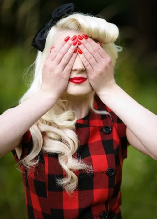 the peek-a-boo pose