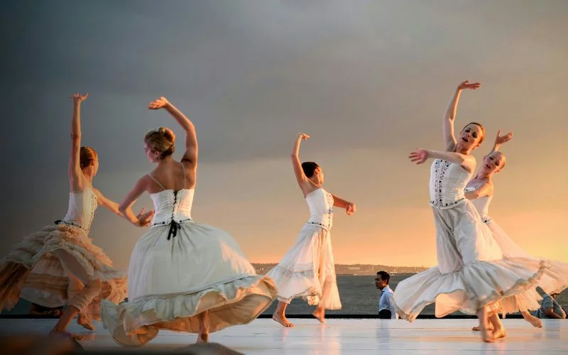 image of beautiful girls doing ballet